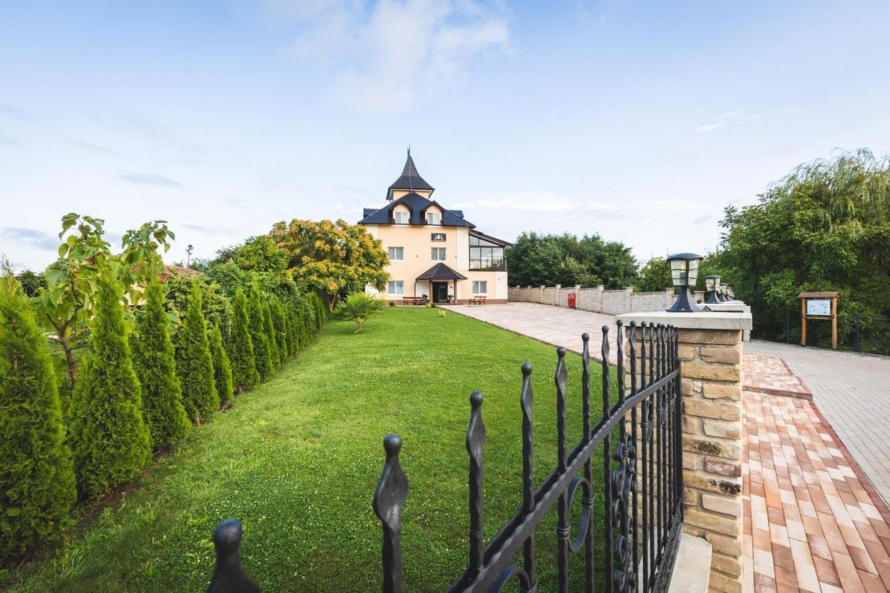 Navigator Hotel Palic Bagian luar foto