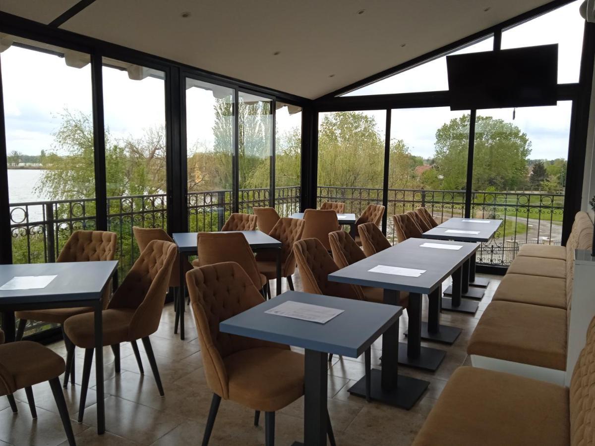 Navigator Hotel Palic Bagian luar foto