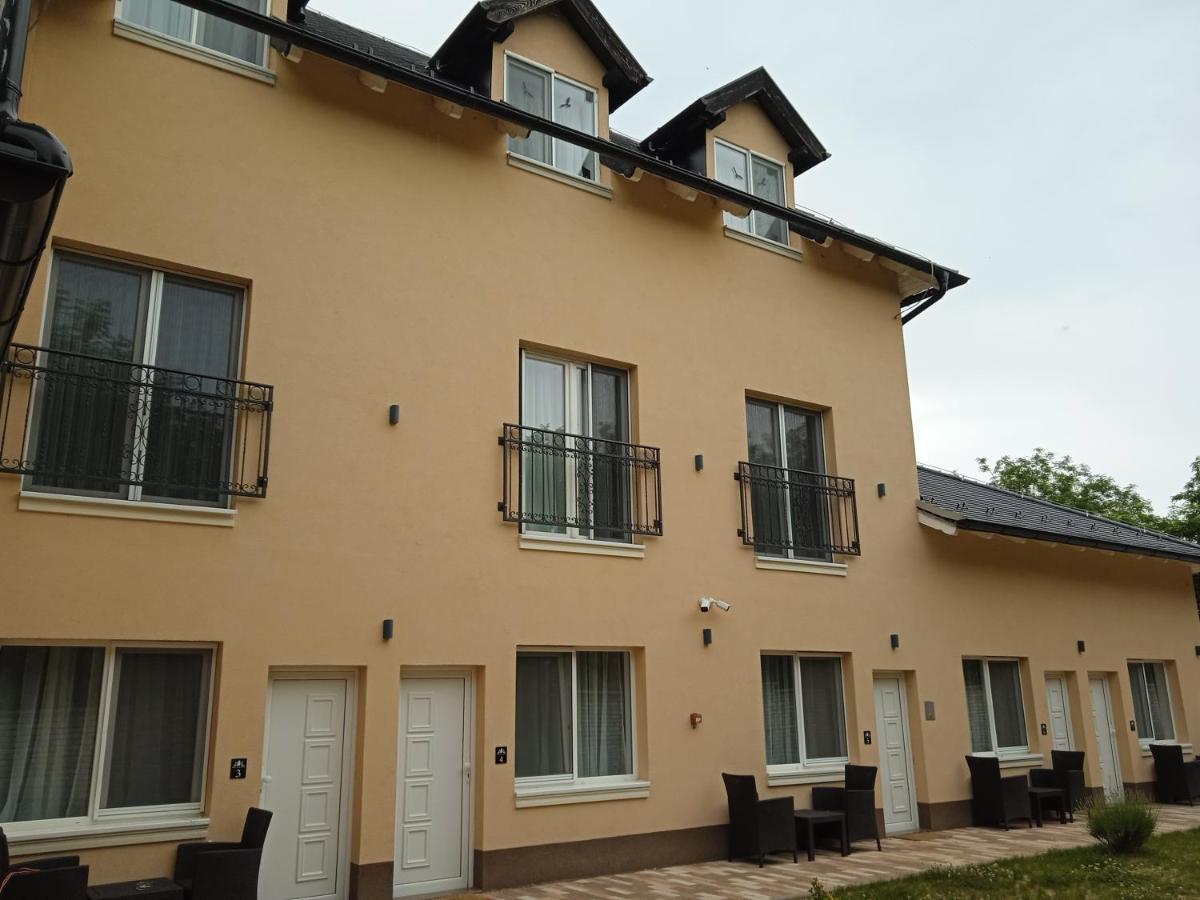 Navigator Hotel Palic Bagian luar foto