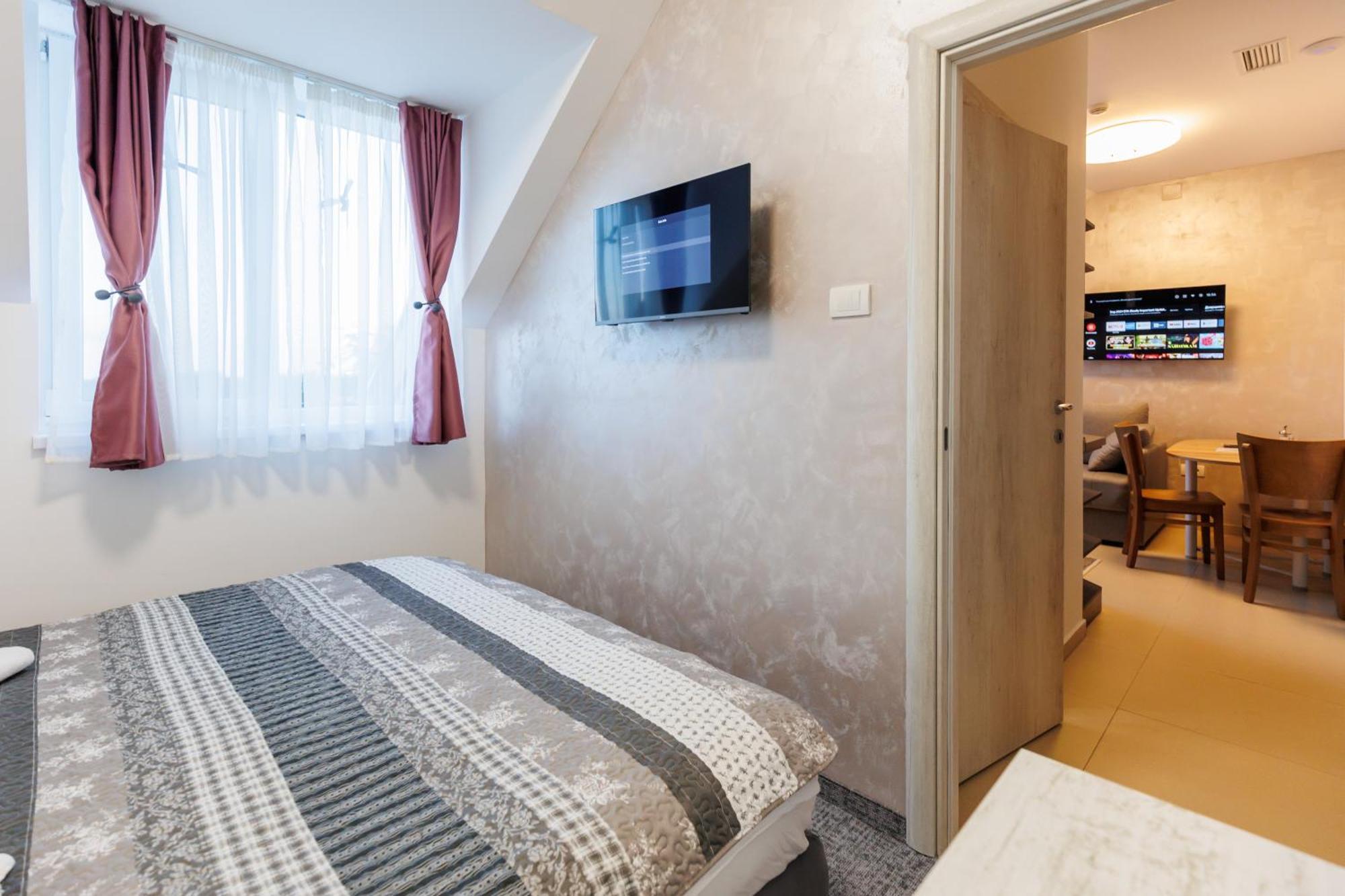Navigator Hotel Palic Bagian luar foto