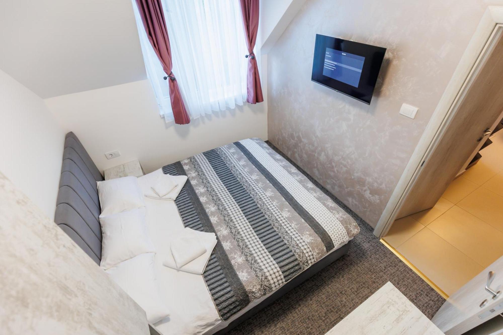 Navigator Hotel Palic Bagian luar foto